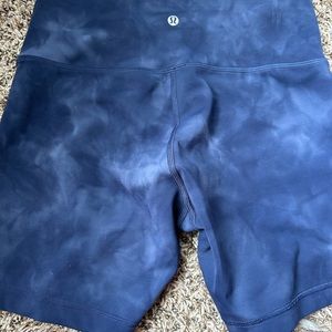 Lululemon biker shorts so 10
